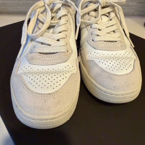 Veja Women’s Cream and Black Sneakers - Picture 5 of 8